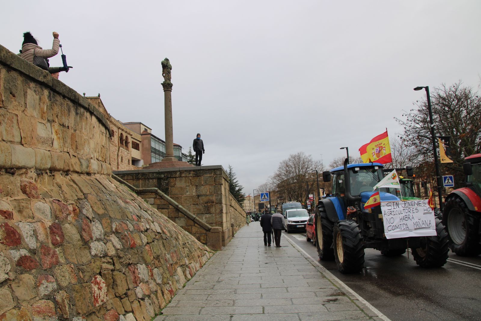 En imágenes la marcha con tractores y vehículos de campo en Salamanca en protesta contra Mercosur