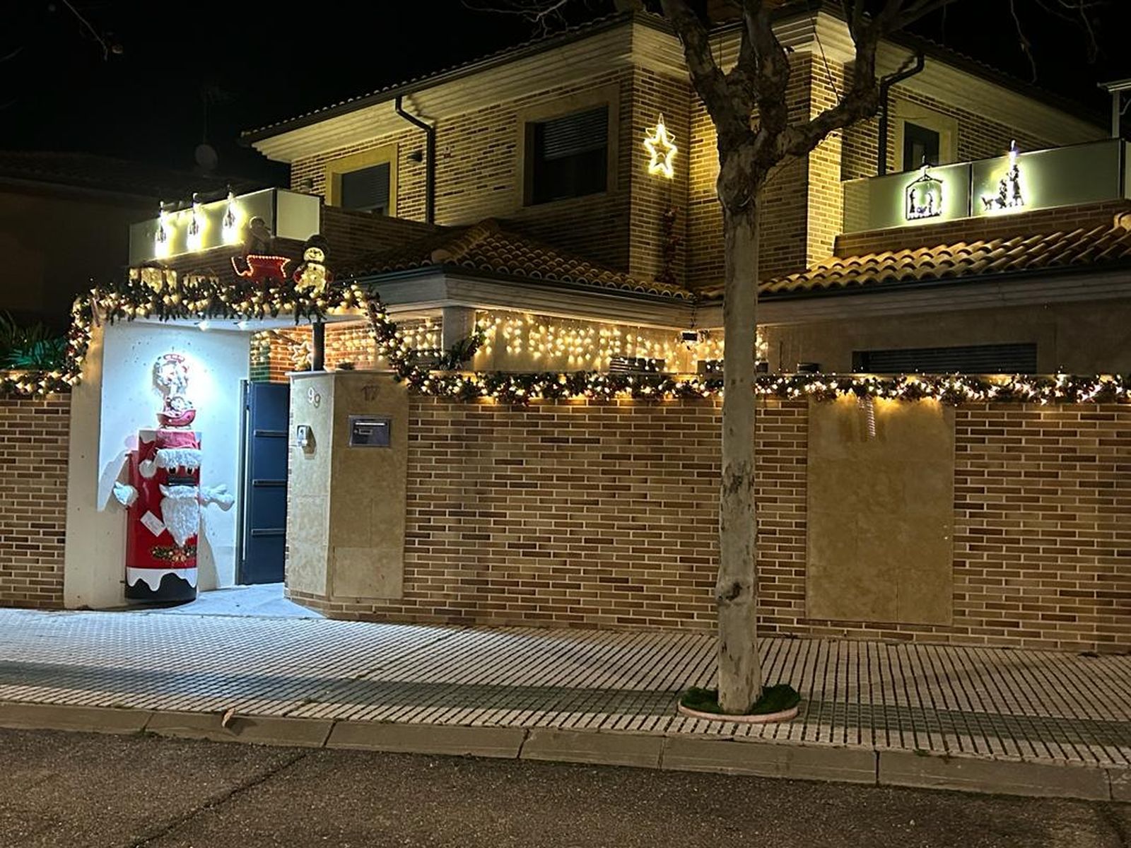 r-s-b-decoracion-navidena-en-una-vivienda-de-villares-de-la-reina-3