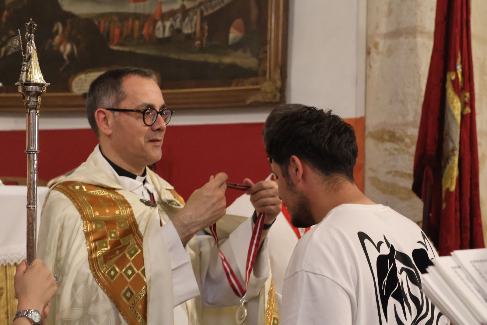 entrada-de-nuevos-hermanos-de-la-cofradia-de-la-concha-26