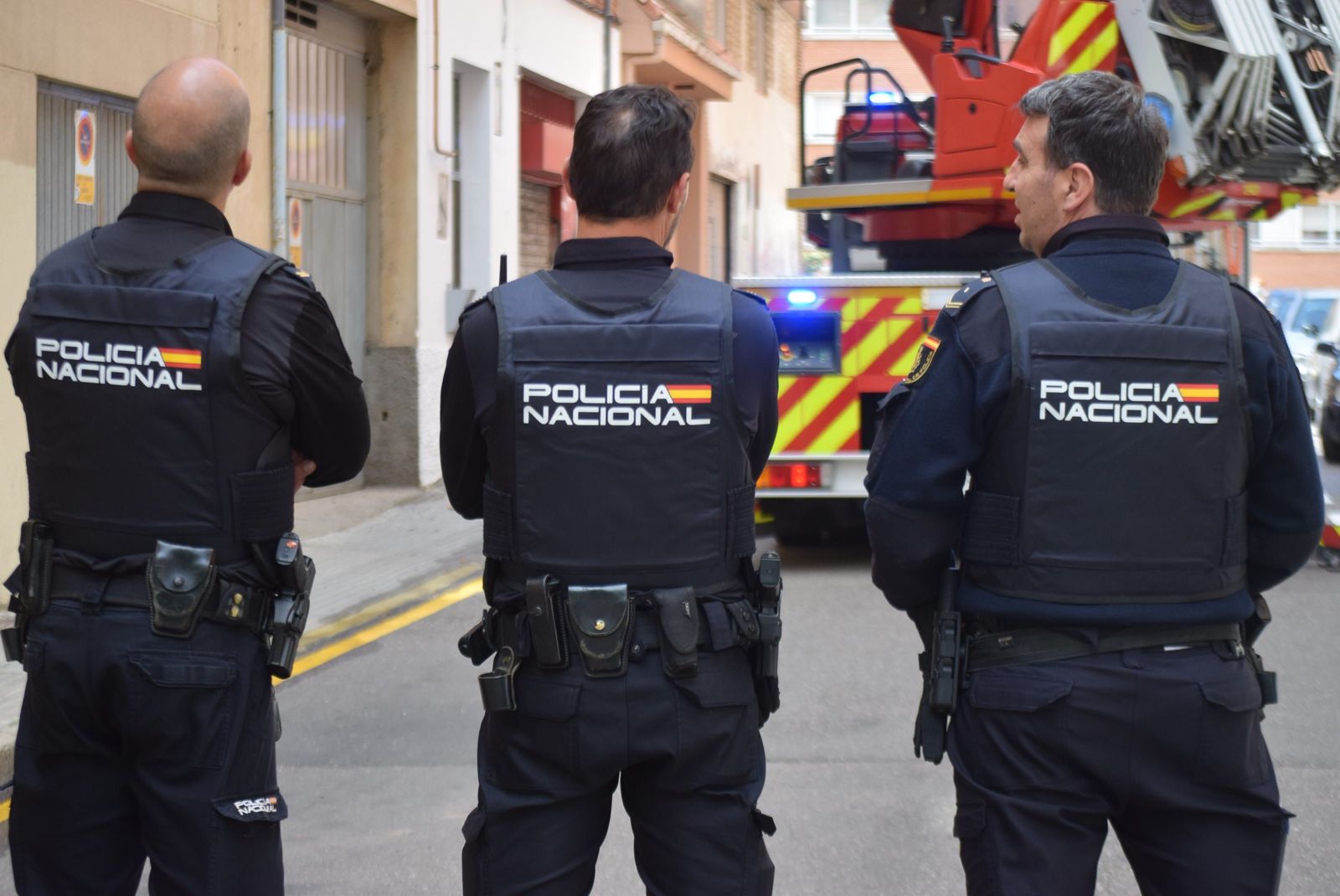 incendio-en-una-vivienda-de-la-calle-clavel-21