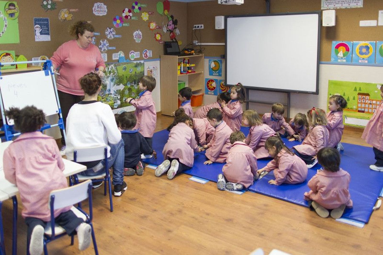 Colegio clase niños alumnos infantil Colegio clase niños alumnos infantil