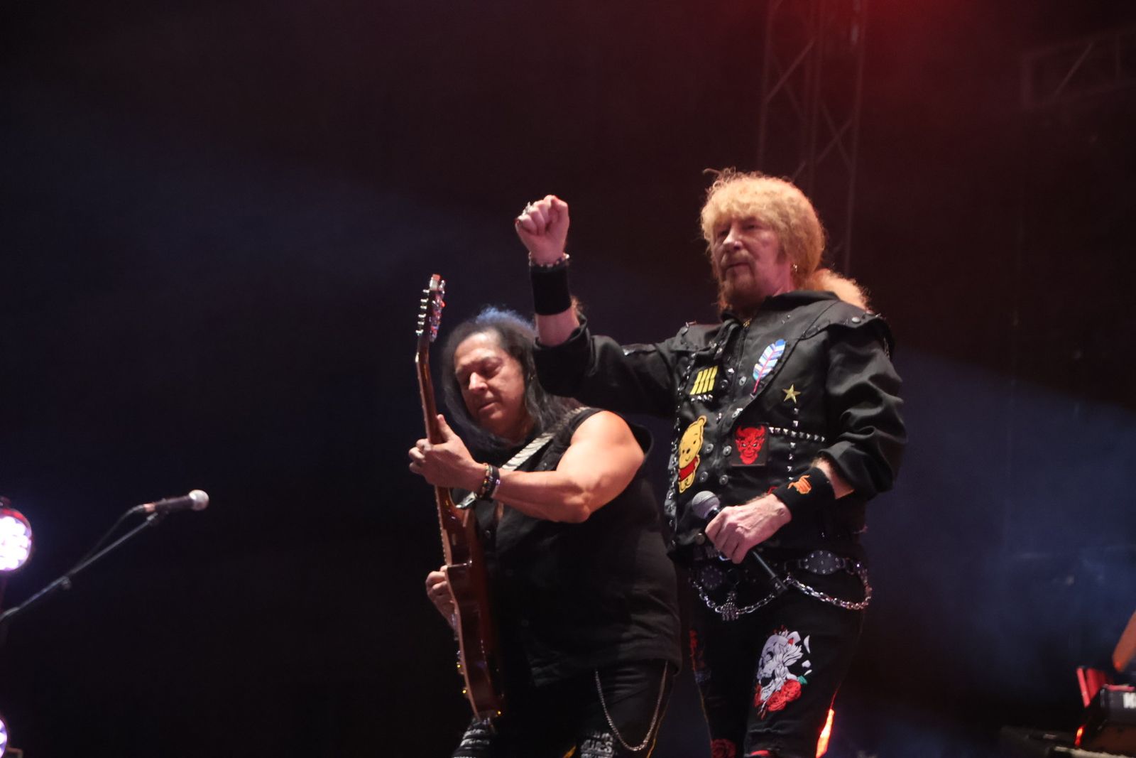 Medina Azahara hace vibrar a la Plaza Mayor de Salamanca con su eterno y emblemático rock