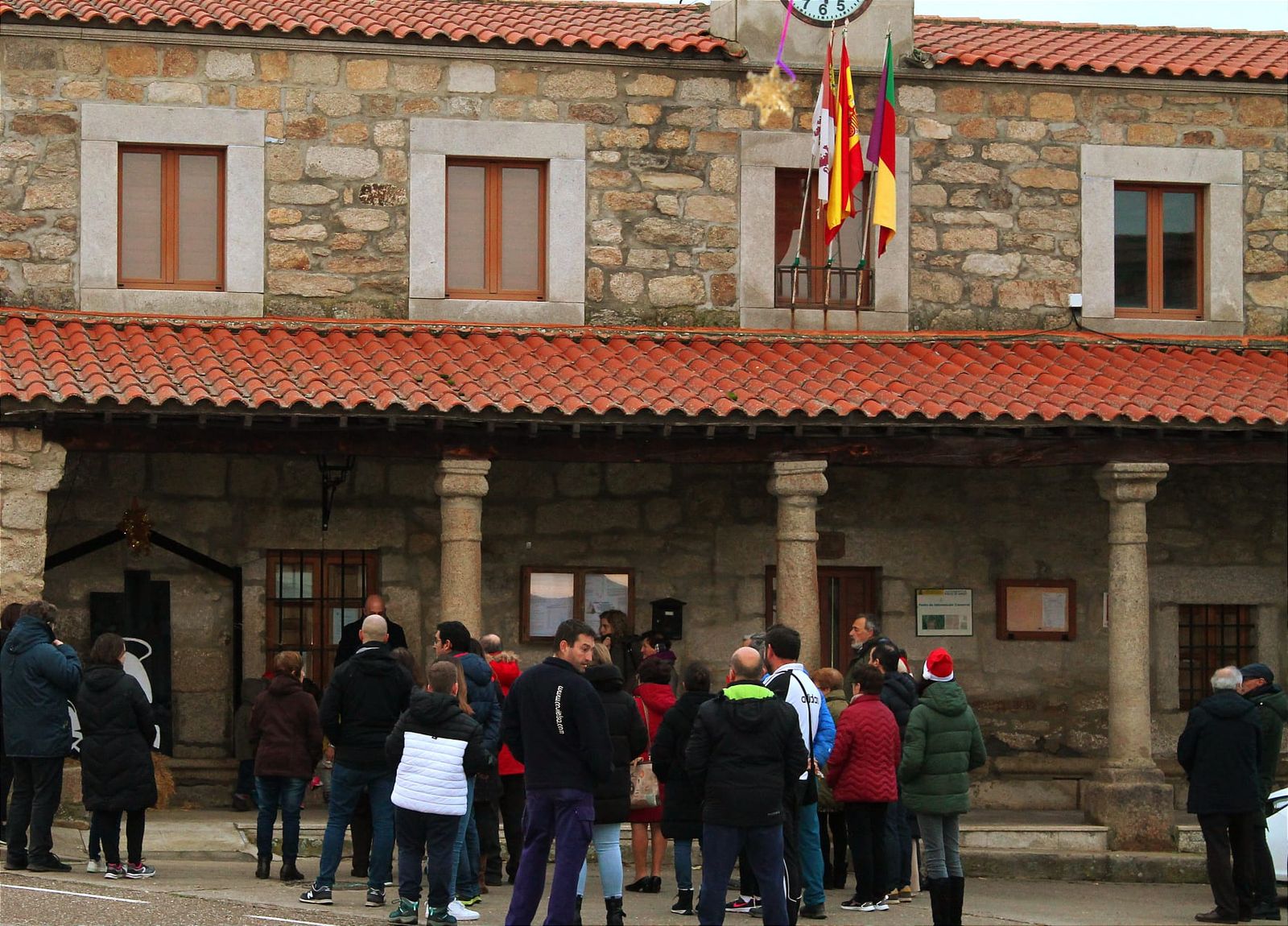 los-vecinos-decoran-roelos-de-sayago-por-navidad-14