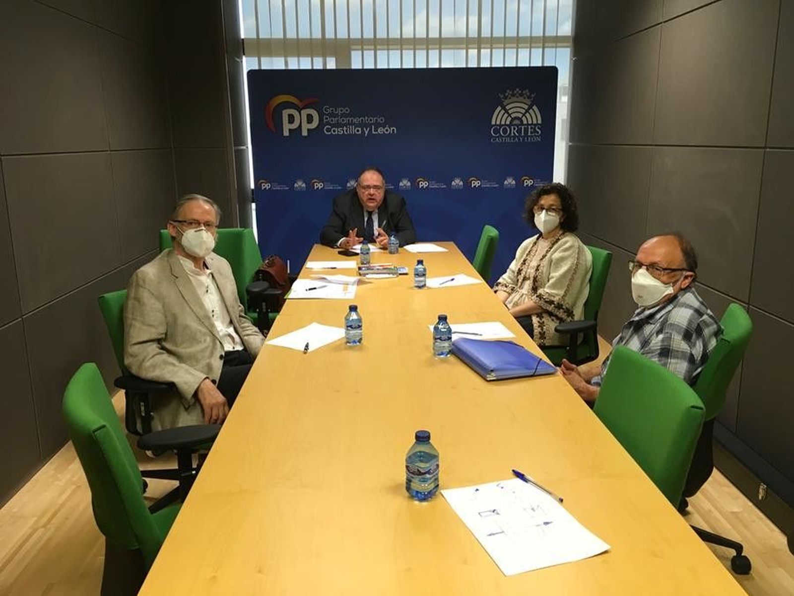 Reunion veterinarios pp (1)