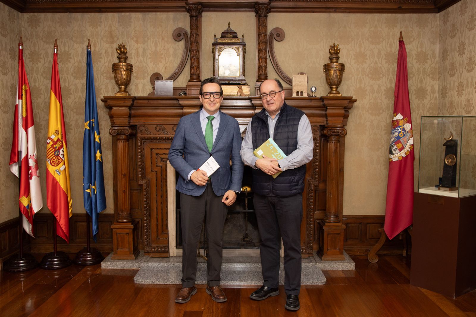 El rector de la Universidad de Salamanca recibe al presidente Nacional de Proyecto Hombre