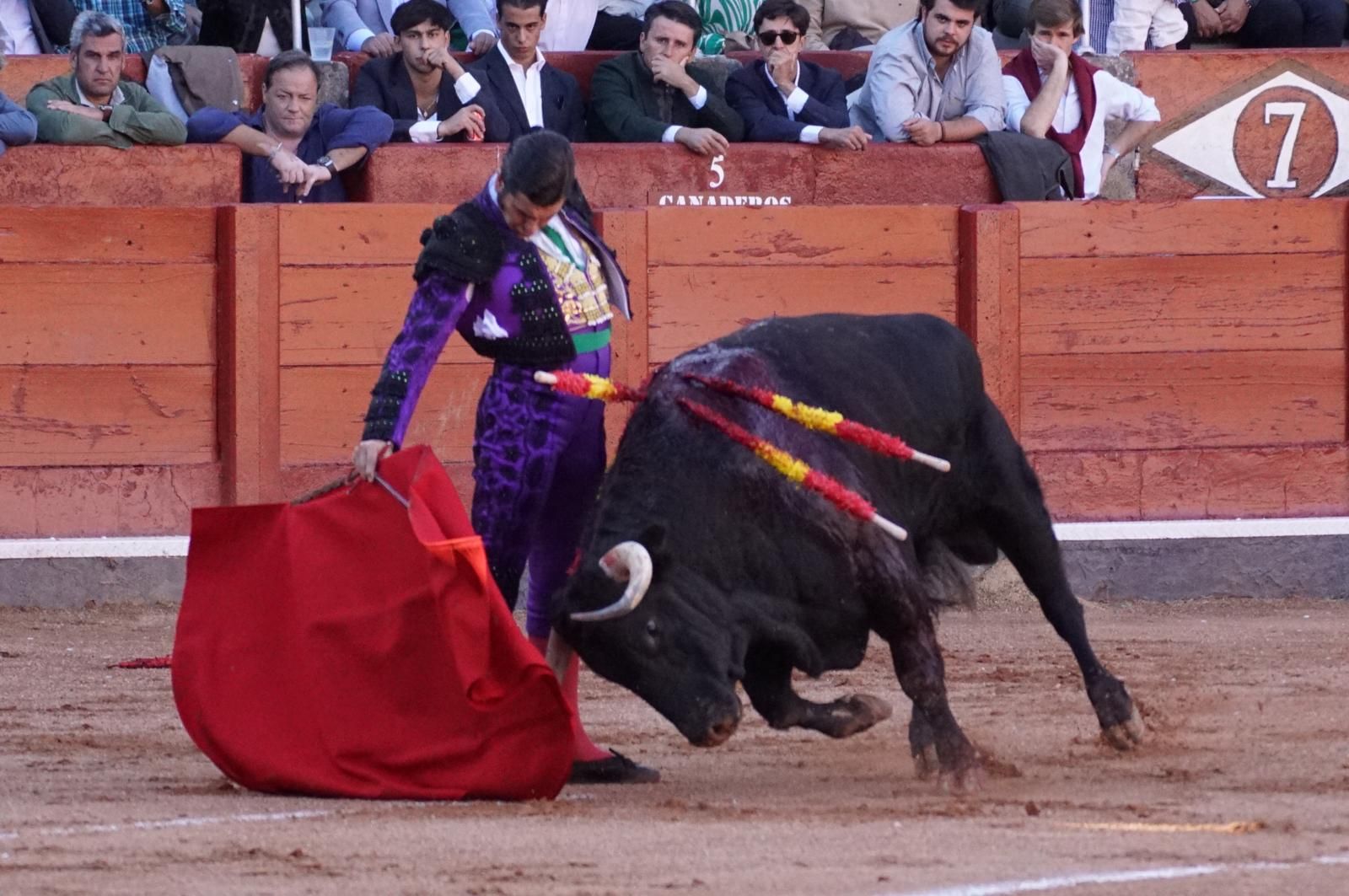 La corrida concurso para despedir la feria con Morante, Talavante y Borja Jiménez: imágenes de los mejores momentos en La Glorieta