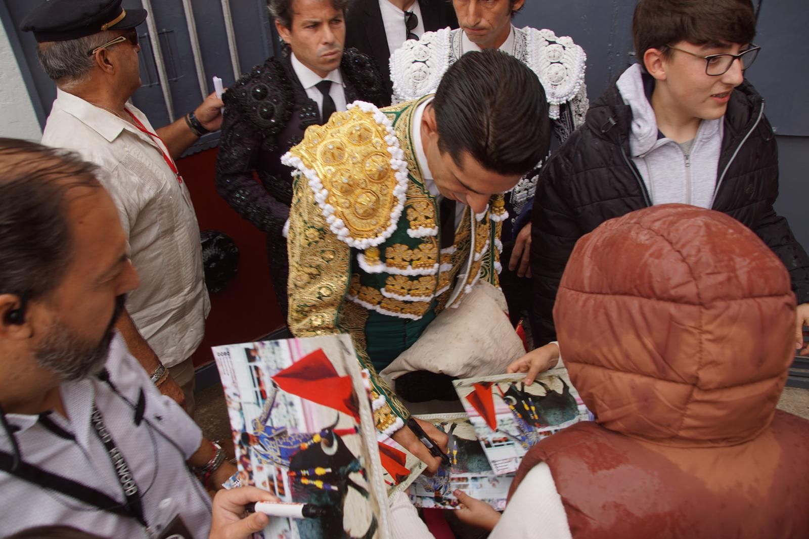 ambiente-en-el-patio-de-cuadrillas-de-la-glorieta-para-ver-a-talavante-roca-rey-y-aguado-20-de-septiembre-de-2024-foto-juanes-38