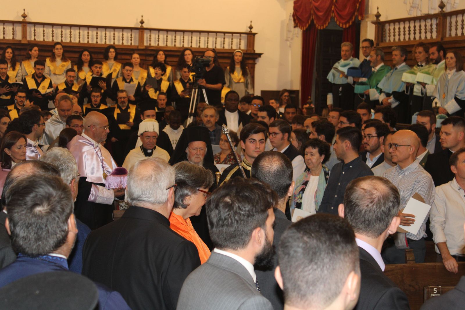 investidura-como-doctor-honoris-causa-de-la-universidad-pontific-41