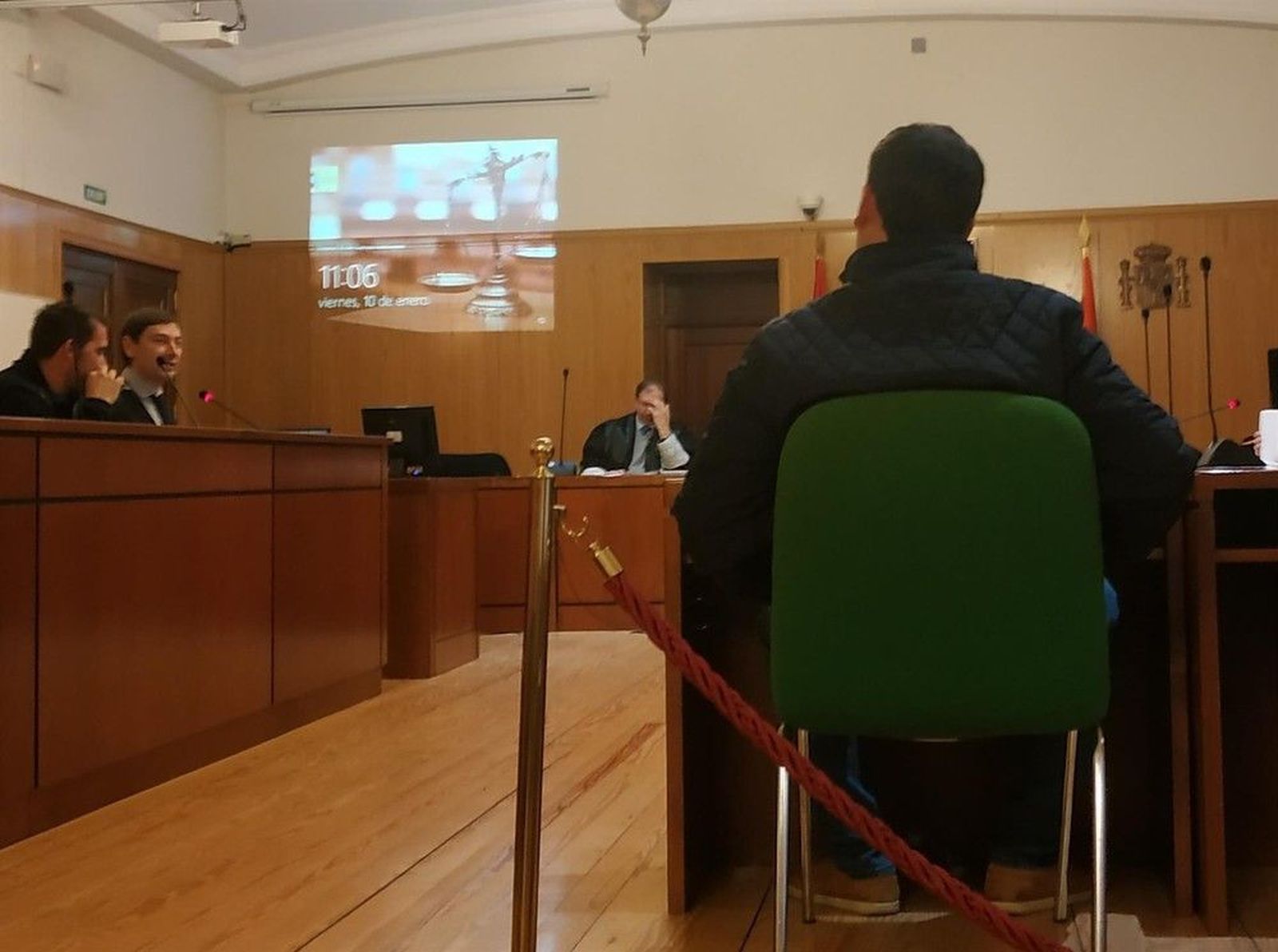 9B485204 C76E 8138 97A9764211A4A322