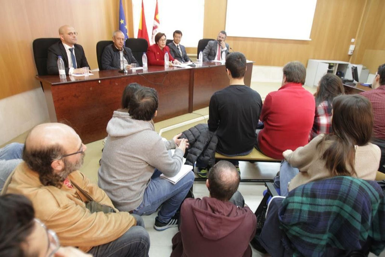 Mesa redonda sobre Asia Oriental.