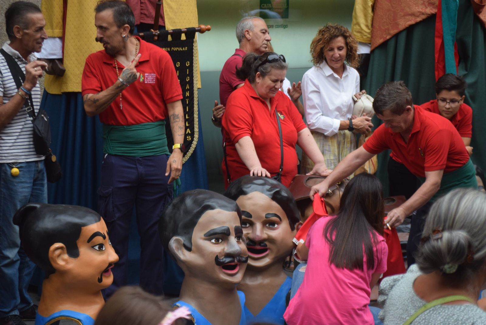 pasacalles-gigantes-y-gigantillas-7