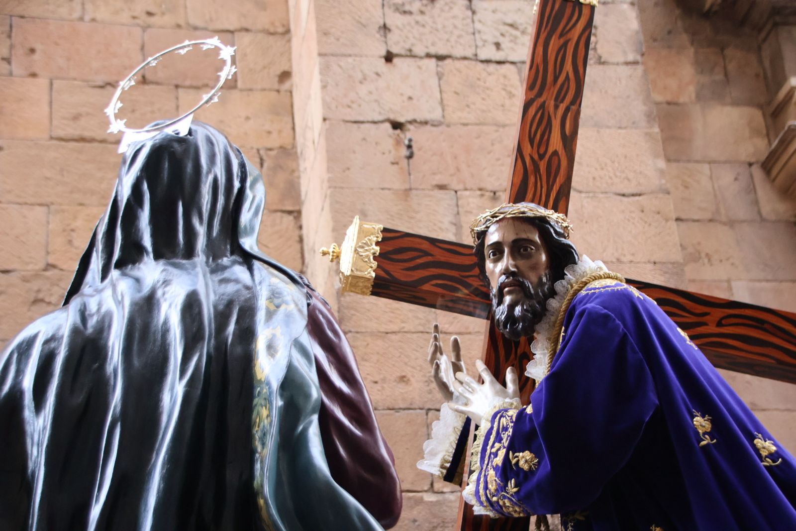 La procesión del Nazareno deslumbra a Salamanca como muestra de historia y devoción tras años suspendiéndose