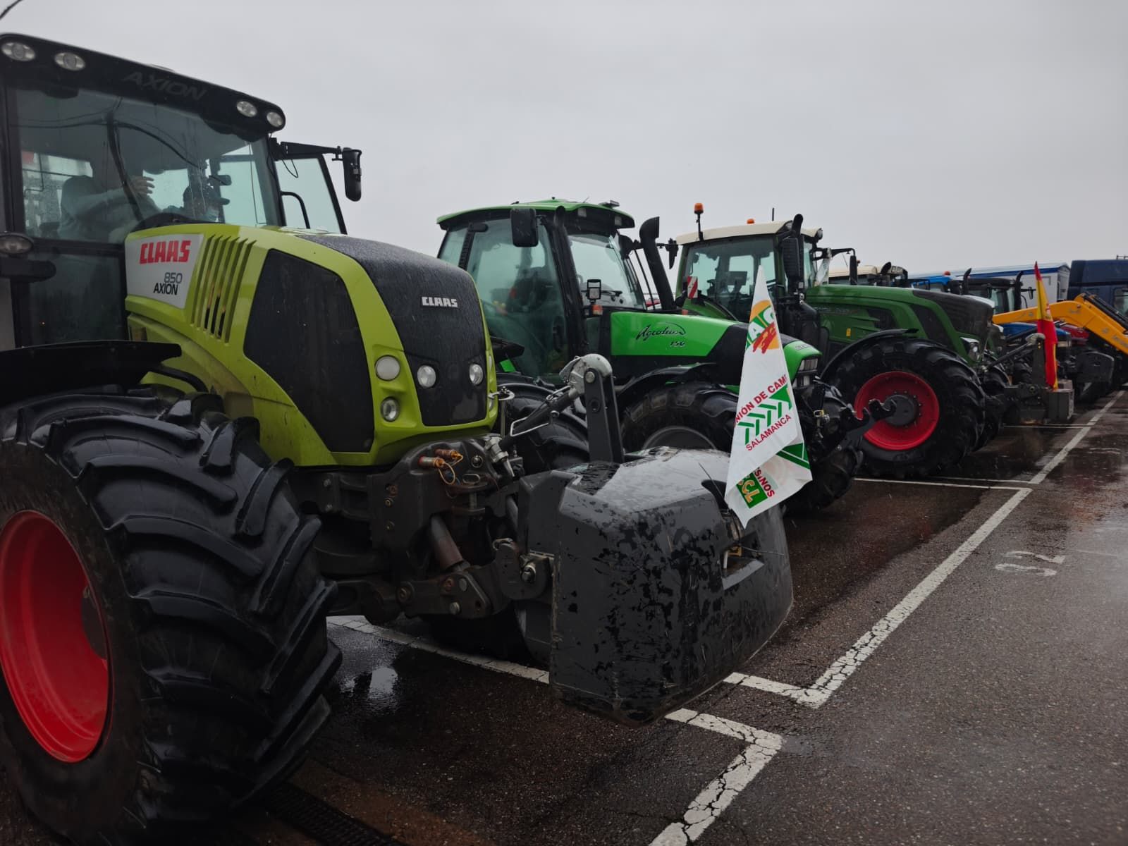 En imágenes la marcha con tractores y vehículos de campo en Salamanca en protesta contra Mercosur