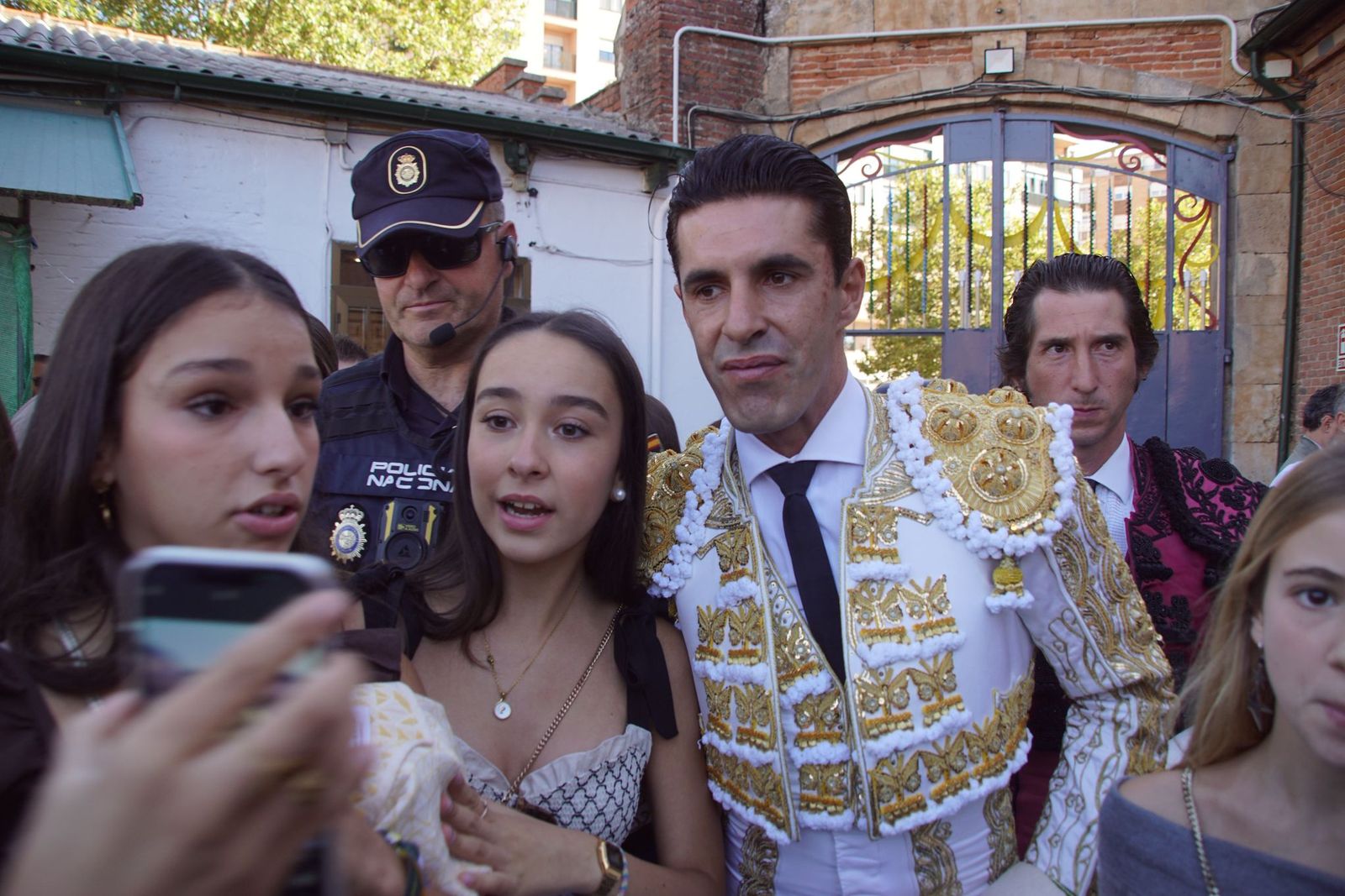 Así ha vivido la afición salmantina el adiós a la feria desde los tendidos: imágenes del ambiente en la corrida concurso