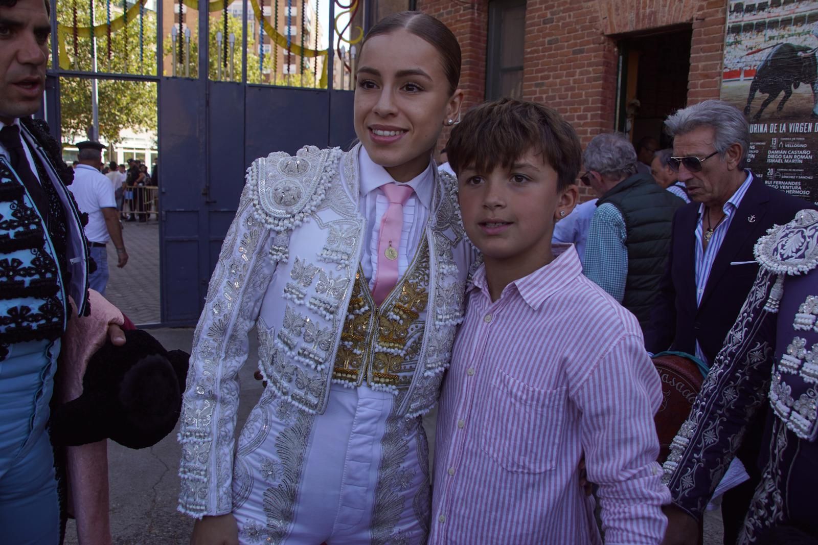 Así han vivido los salmantinos el primer festejo de la feria taurina 2025: imágenes del ambiente en los tendidos y en el patio de cuadrillas