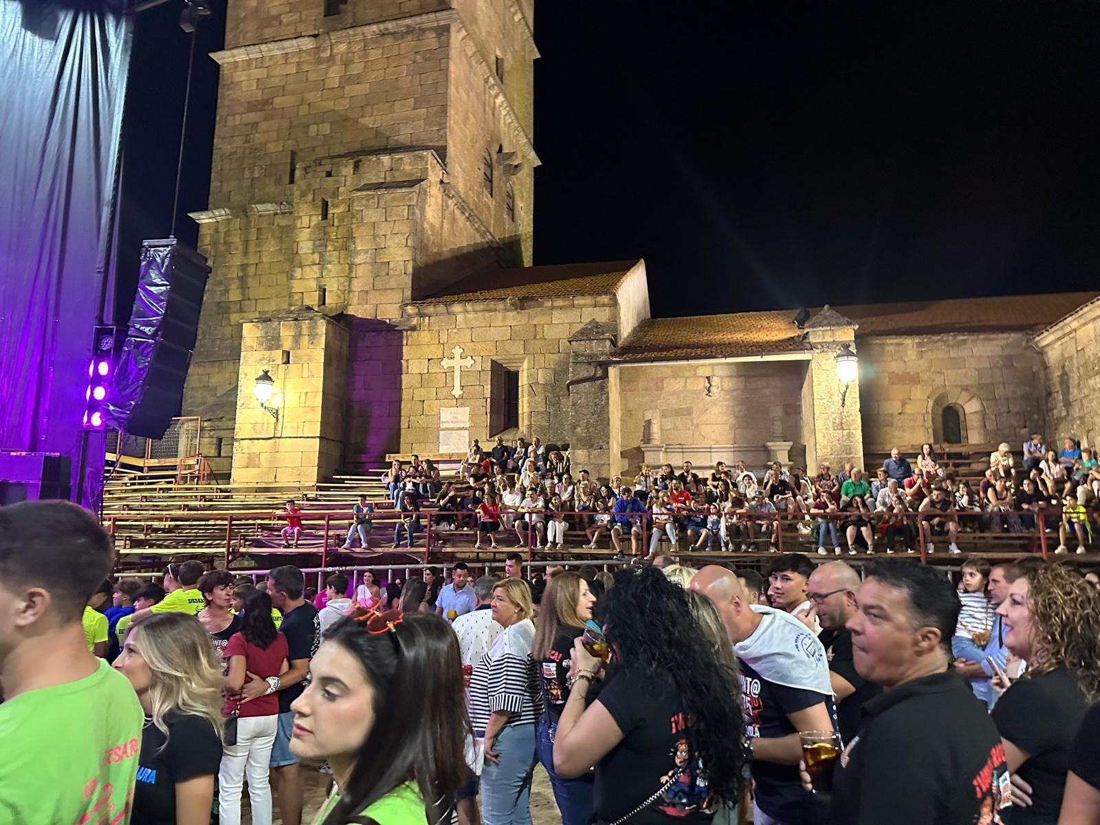 Coronación reina y damas y en Aldeadávila de la Ribera 2025