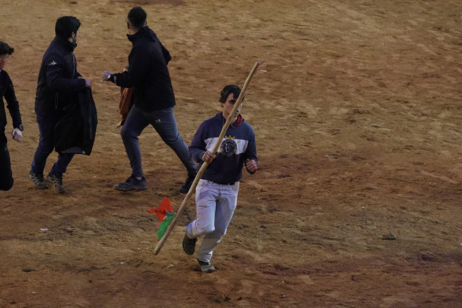 Capea y desencierro de domingo tarde en el Carnaval del Toro 2026