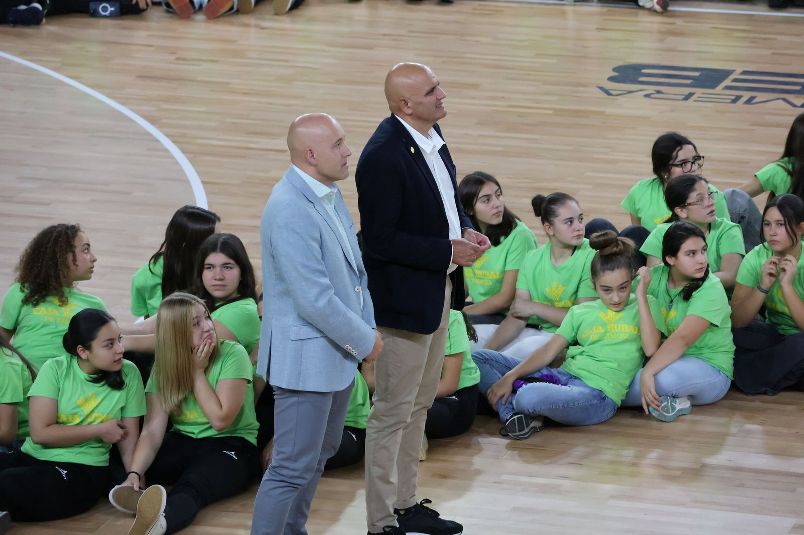GALERÍA | El Club Balonmano Zamora celebra su 25º aniversario con una imagen muy especial
