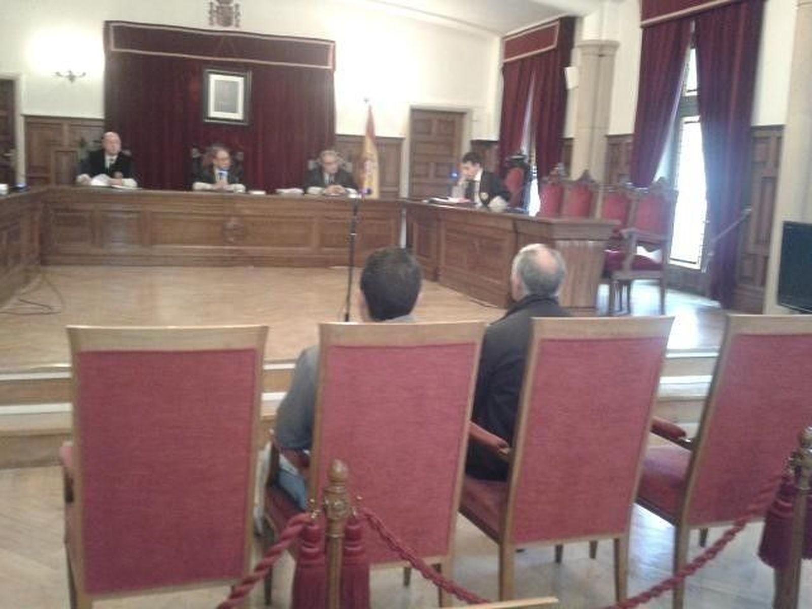 El Fiscal mantiene la petición de 3 años de cárcel a los propietarios de una empresa de jamones por estafa