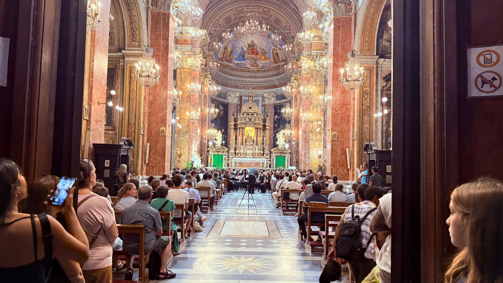 La banda musical de Alba de Tormes visita Roma La banda musical de Alba de Tormes visita Roma
