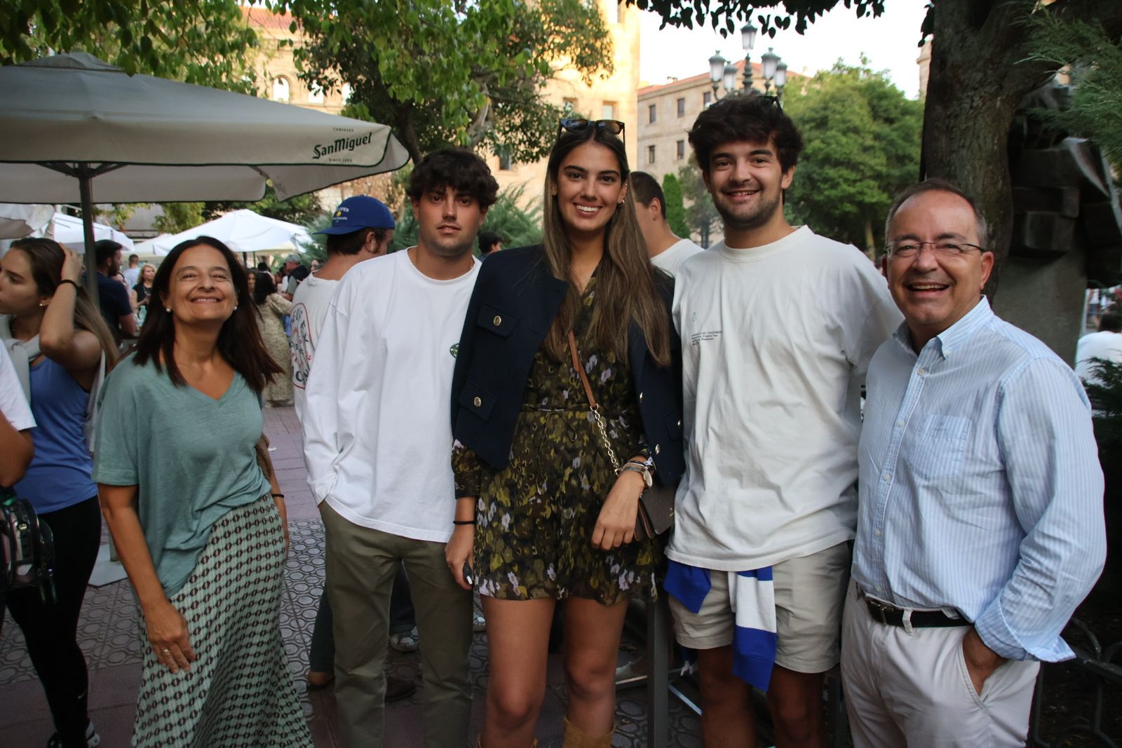 Ambiente de las casetas el  jueves por la tarde noche