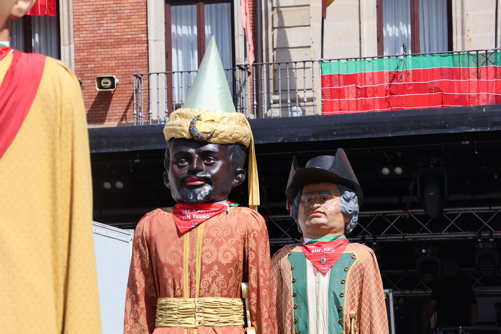 Pasacalles de Gigantes y Gigantillas (11).jpg