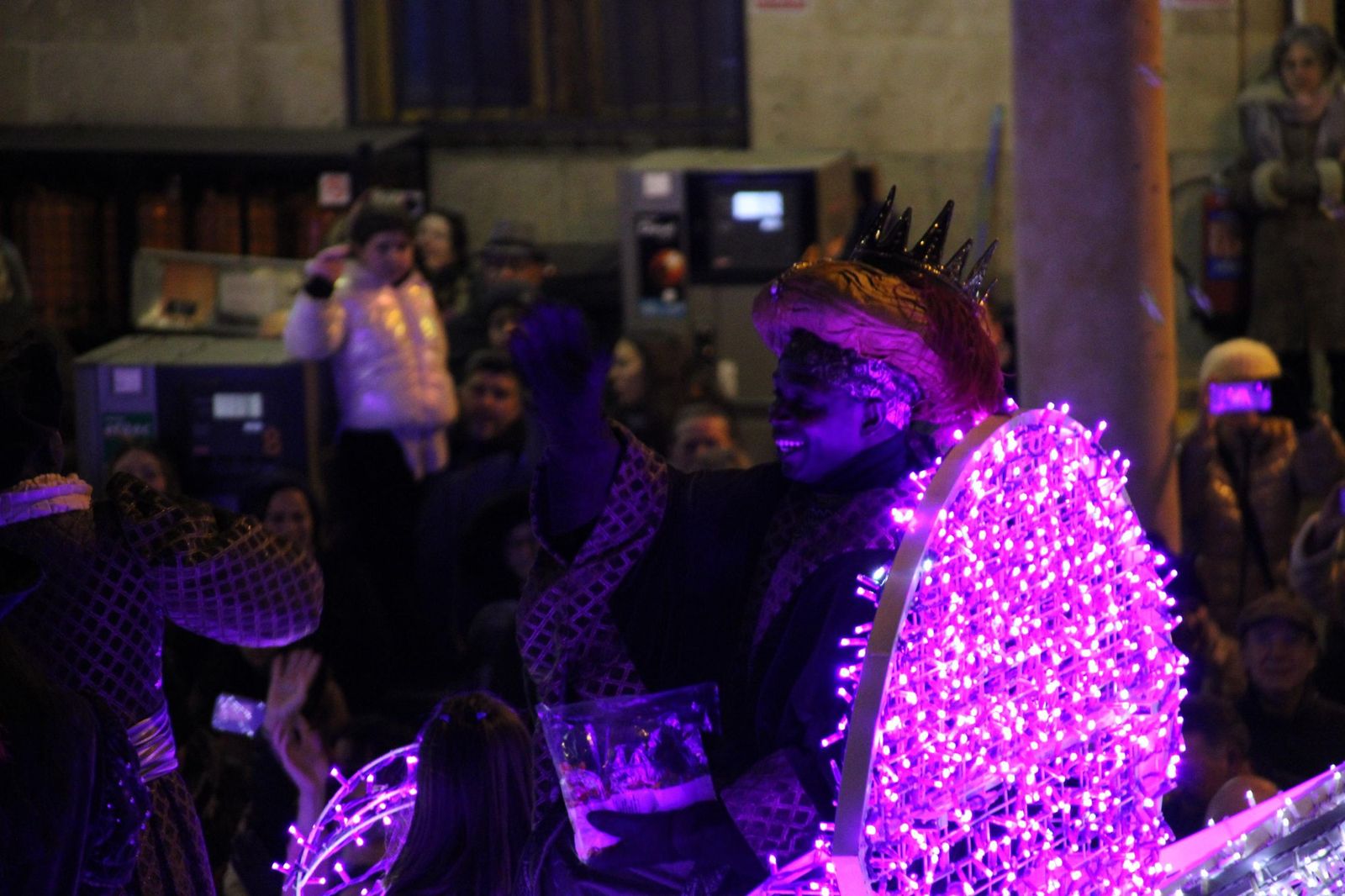 Los Reyes Magos recorren las calles de Salamanca en la Cabalgata 2026