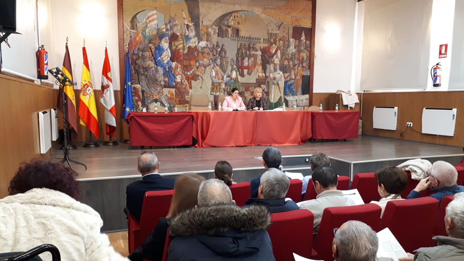 Los alcaldes del norte de la provincia se forman en abastecimiento de las aguas, normativa urbanística y actividad industrial