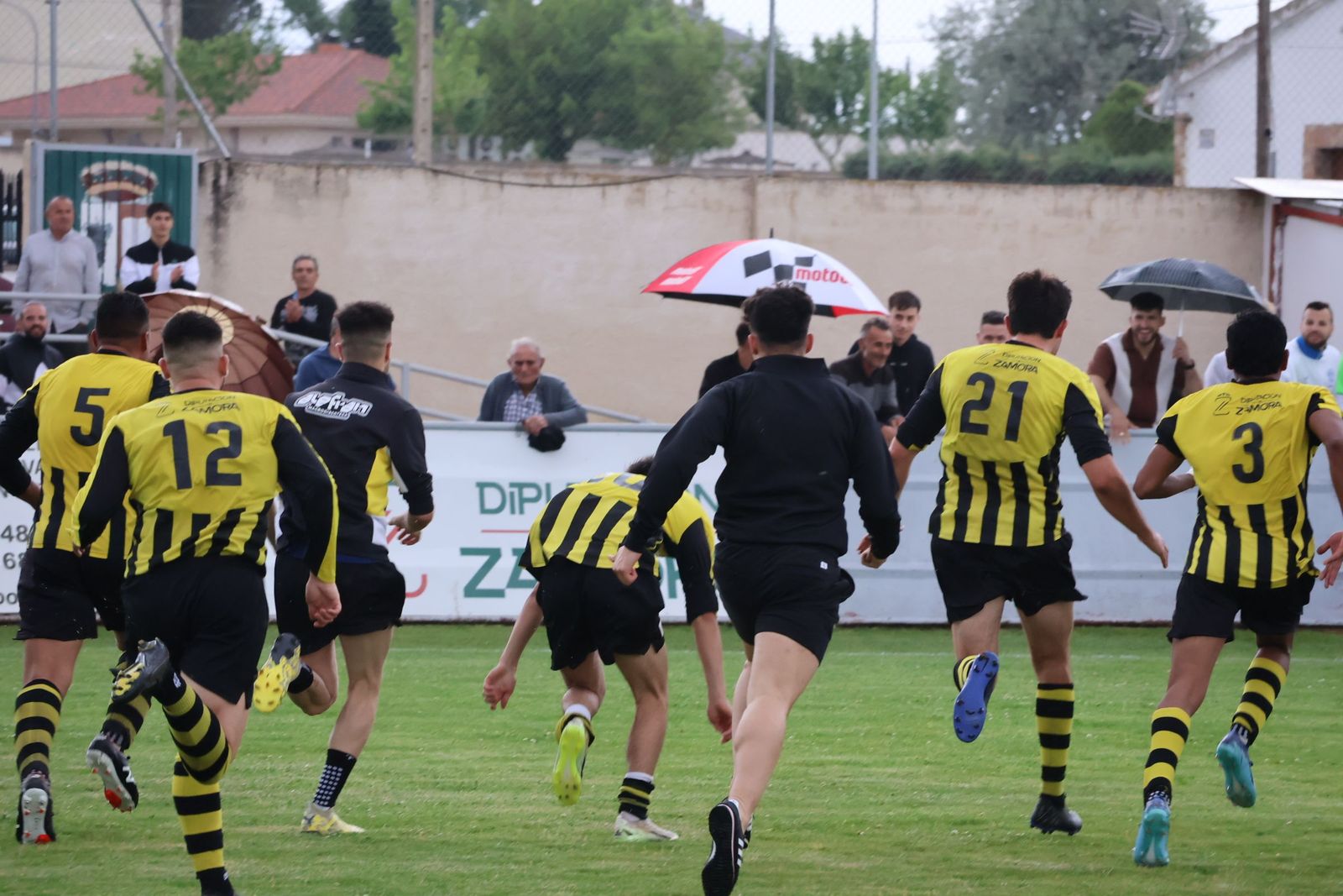 moraleja-cf-asciende-a-regional-de-aficionados-13