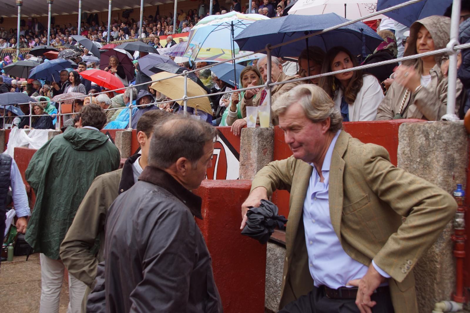 resumen-fotografico-del-ambiente-en-los-tendidos-de-la-glorieta-durante-la-corrida-de-garcigrande-20-de-septiembre-de-2024-foto-juanes-35