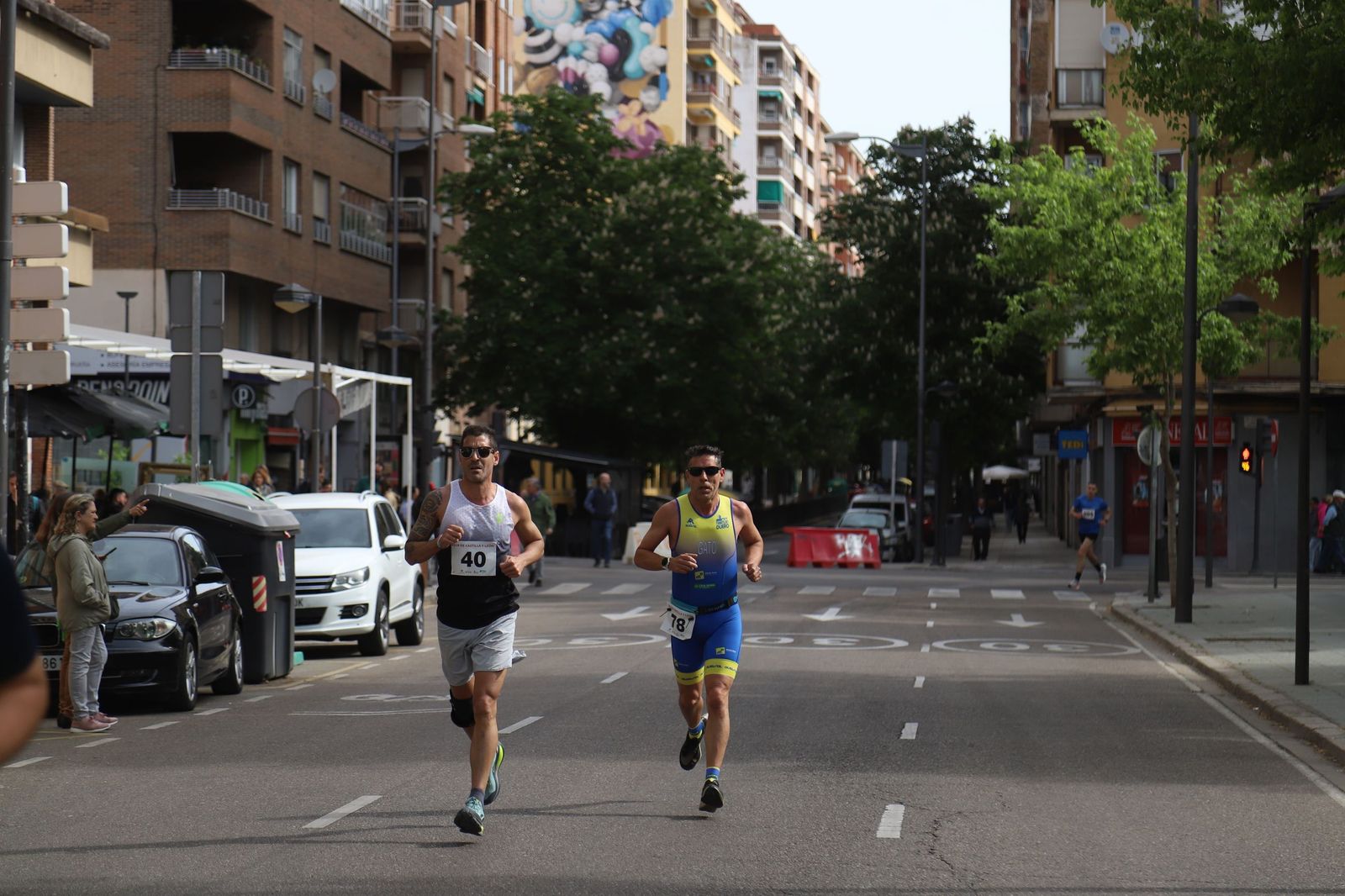 Carrera y marcha por el Día de Castilla y León en Zamora