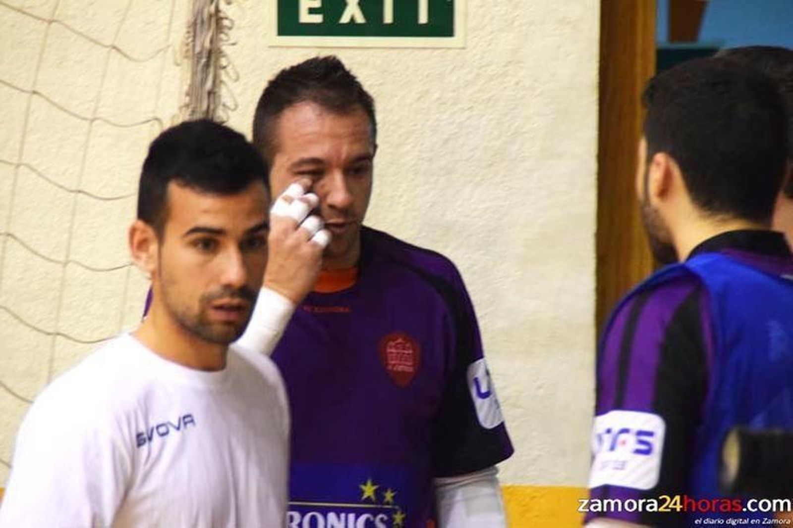 Gus se incorpora a los entrenamientos del FS Zamora tras descartar los médicos una lesión ocular