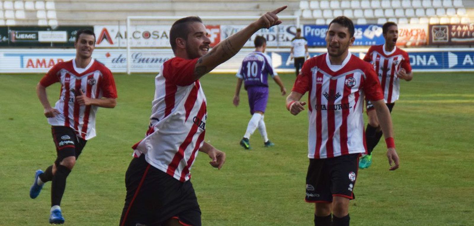 Goleada para iniciar el campeonato