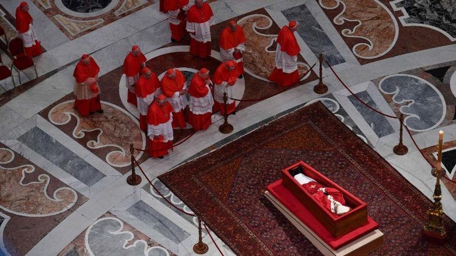 El féretro del Papa Francisco fue colocado en la Basílica de San Pedro. Vatican News