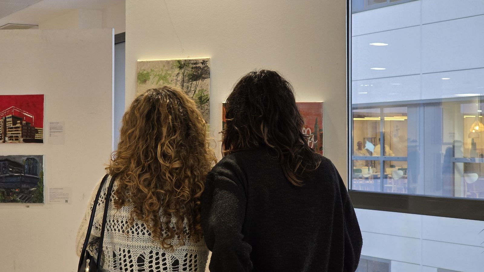 “La arquitectura como huella temporal: reflexión plástica sobre el Hospital Universitario de Salamanca”