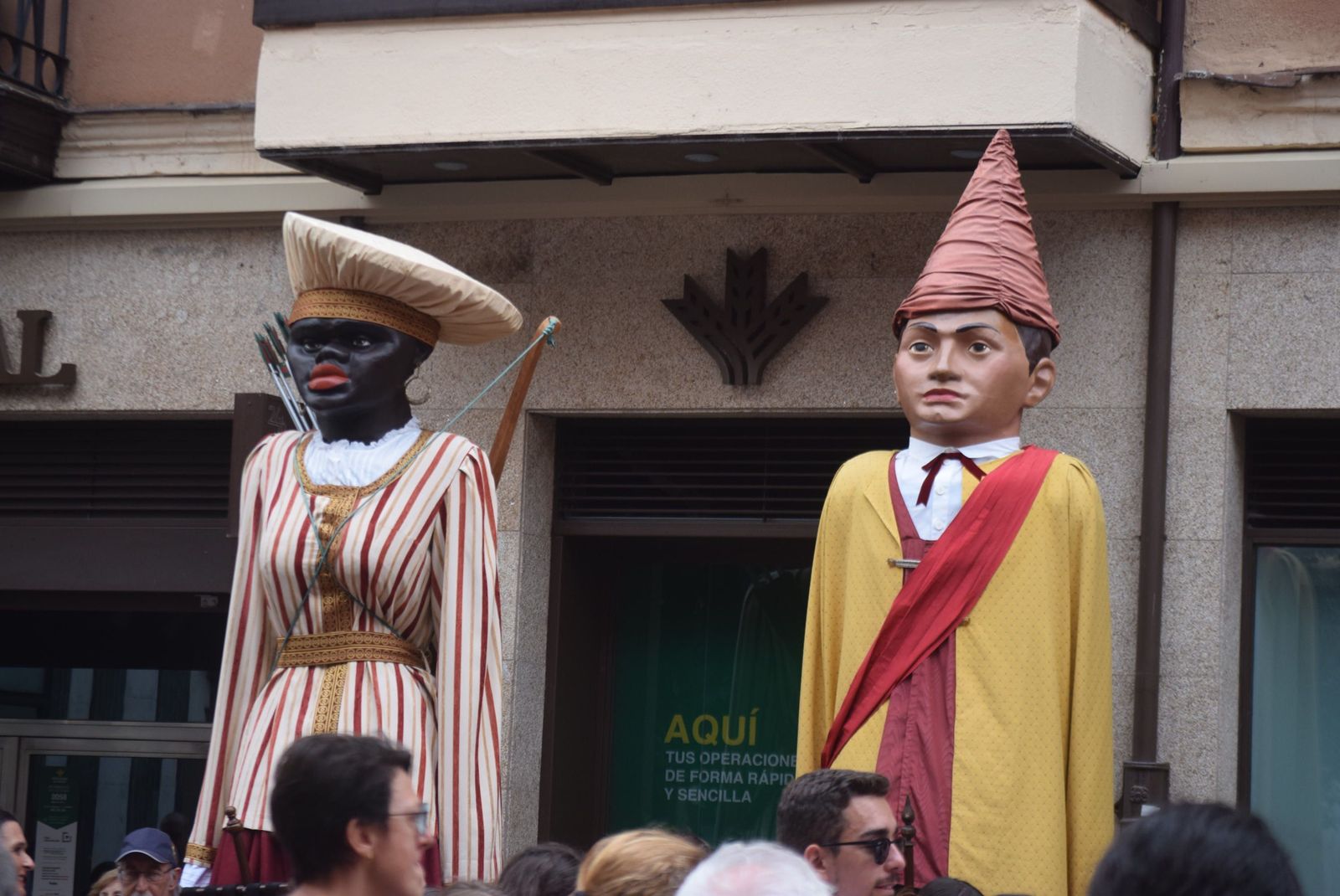 pasacalles-gigantes-y-gigantillas-14