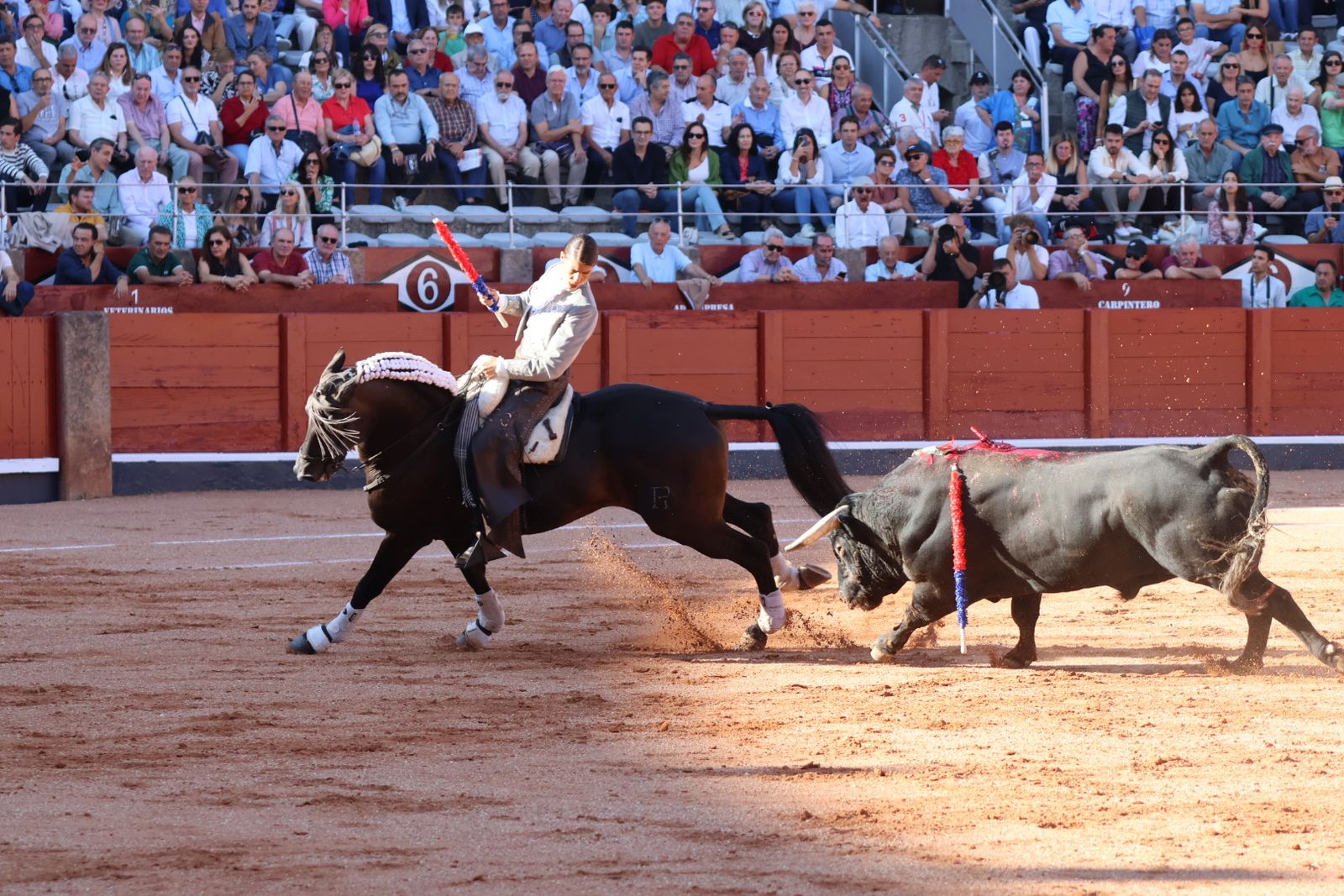 La Glorieta revive el aroma de la feria taurina con el primer festejo: Lea Vicens, Raquel Martín y Olga Casado