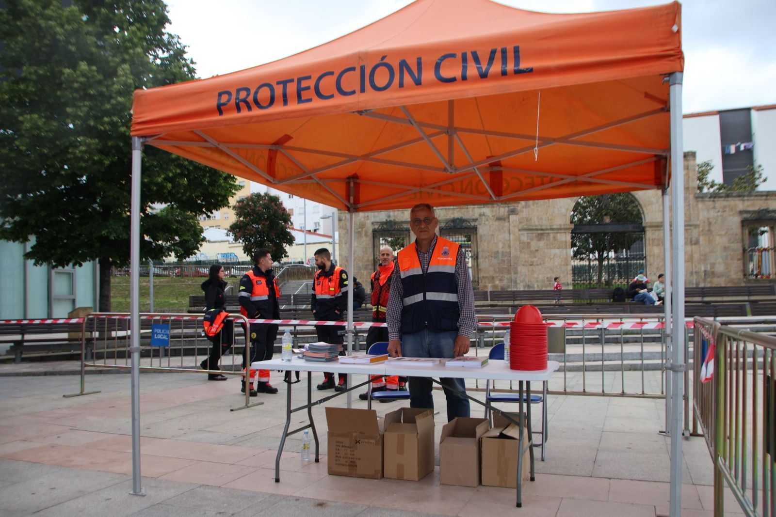 Talleres de prevención de incendios y primeros auxilios y una muestra de vehículos y material de bomberos