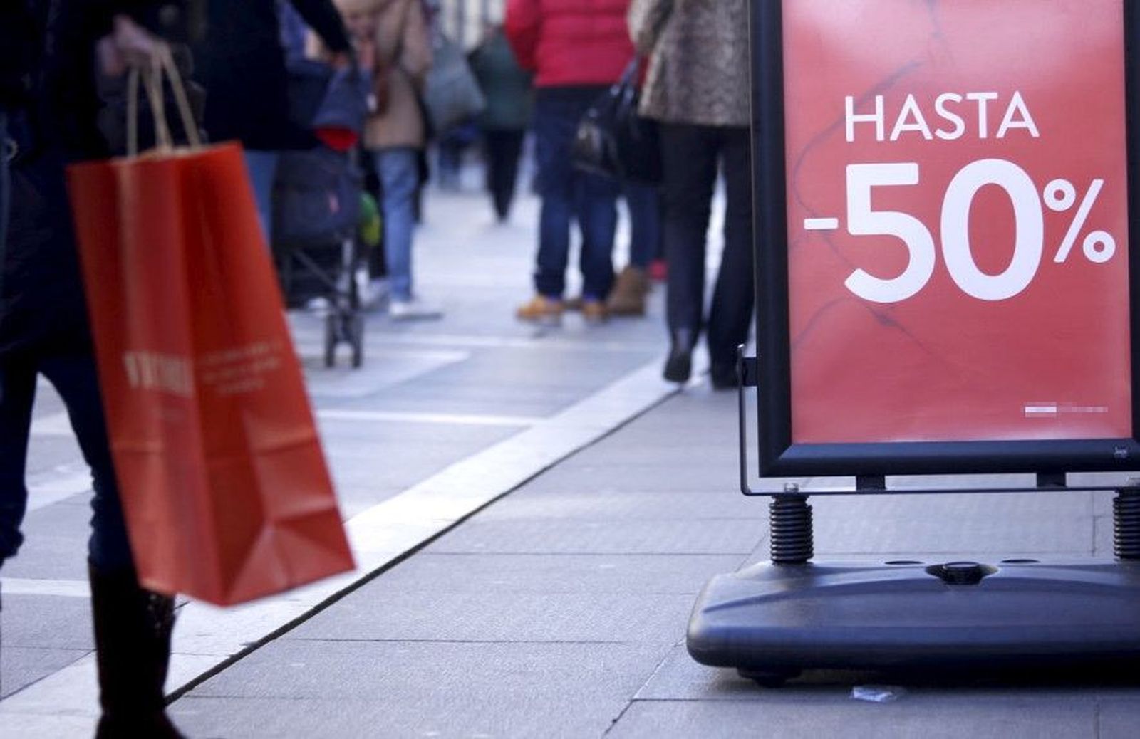 La campaña de rebajas de verano prevé generar cerca de 400 empleos