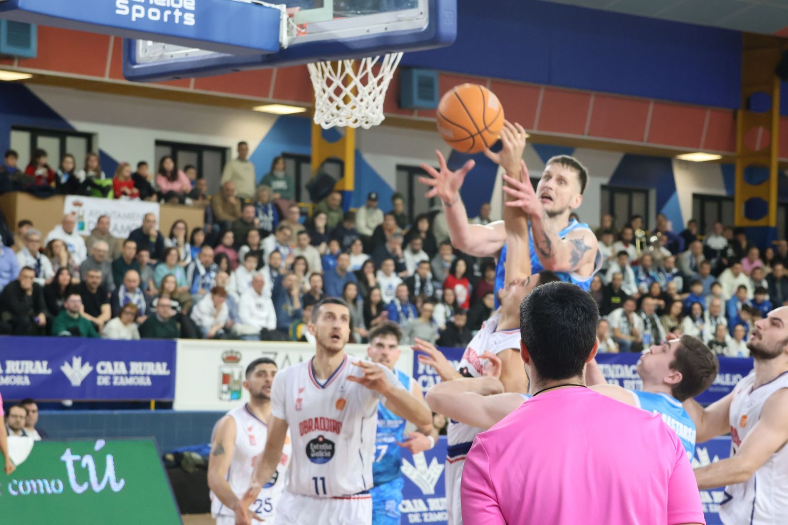 GALERÍA | Revive en imágenes el encuentro entre el CB Zamora y el Obradoiro