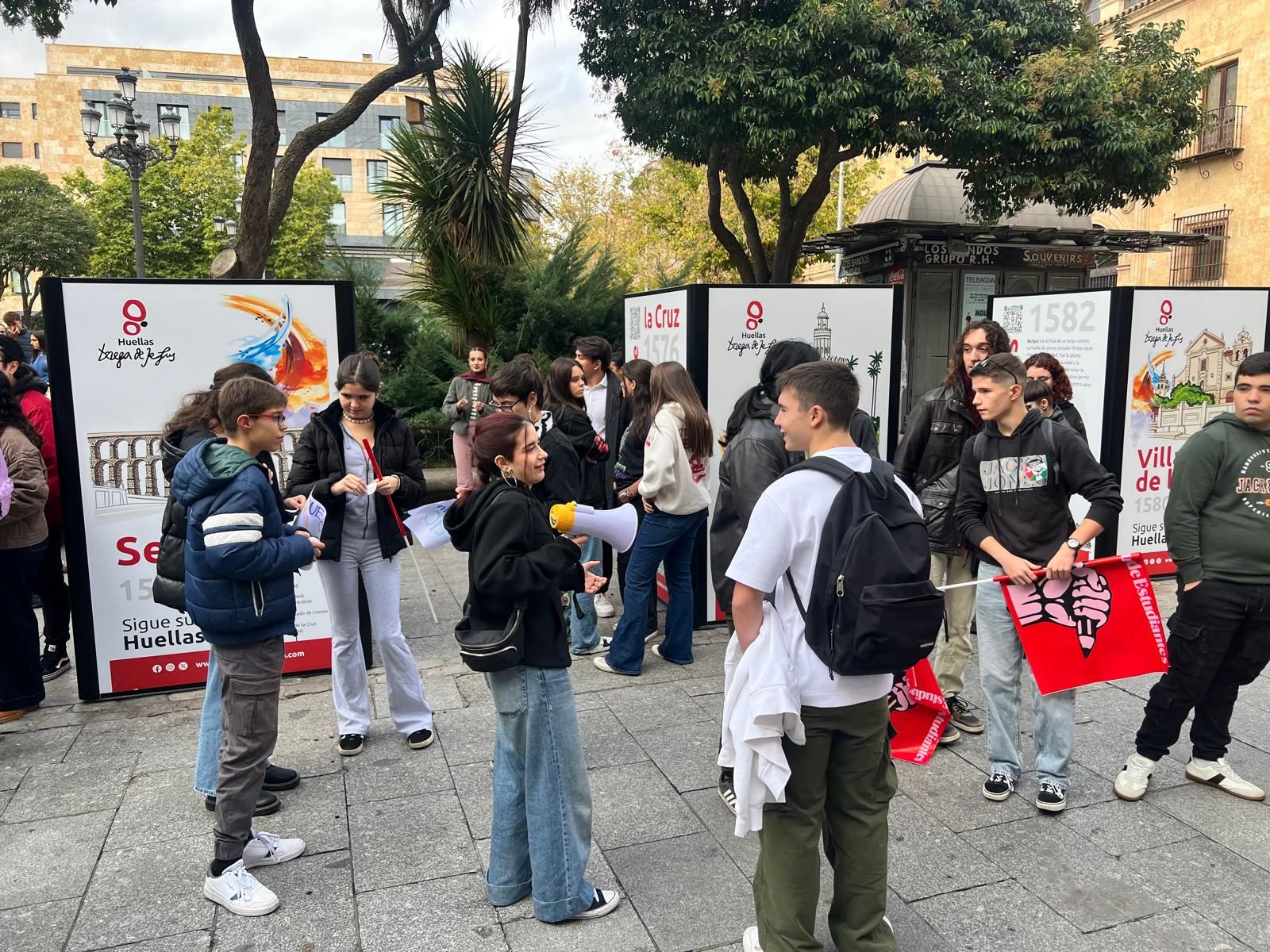 El Sindicato de Estudiantes de Salamanca reune a más de cien personas para poner "freno" al acoso escolar