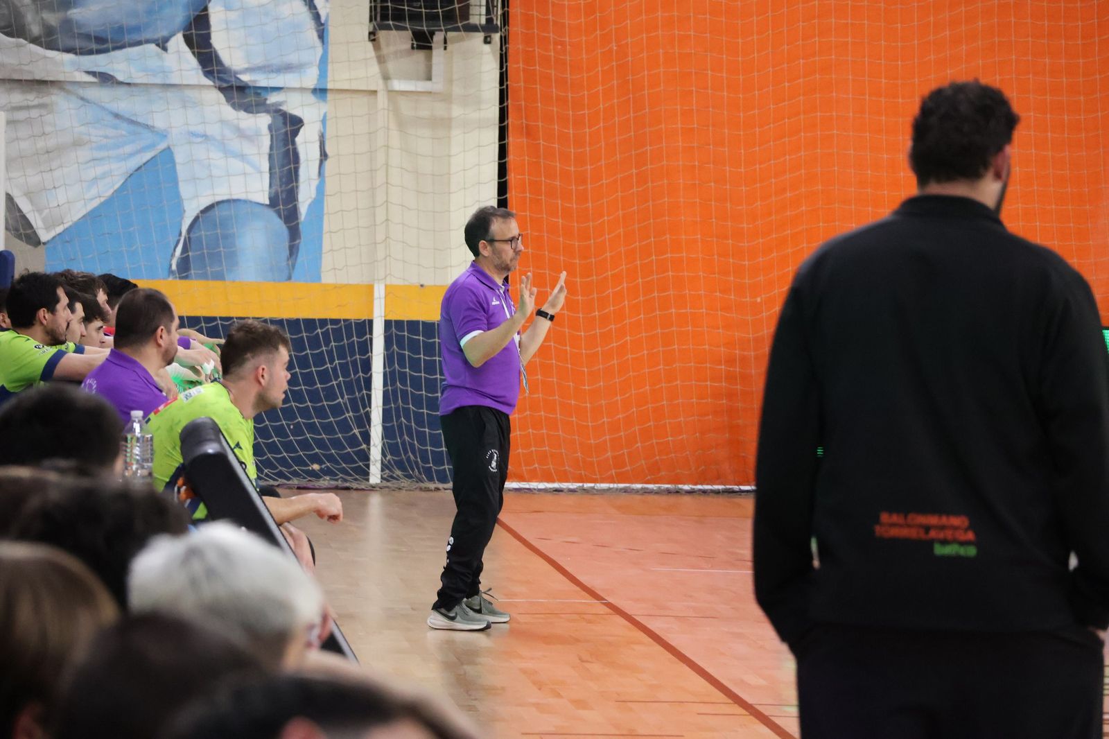 GALERÍA | Duelo de alturas entre el BM Zamora y el Torrelavega