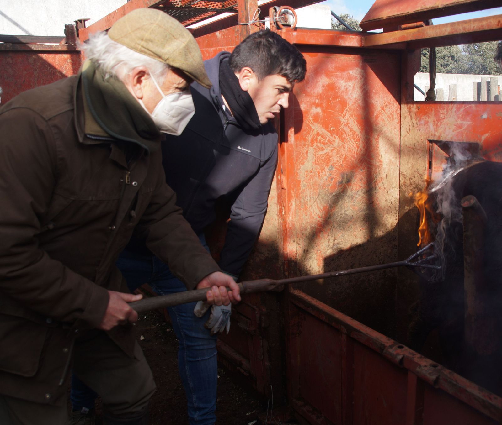 Julio Pérez Tabernero marca a un macho
