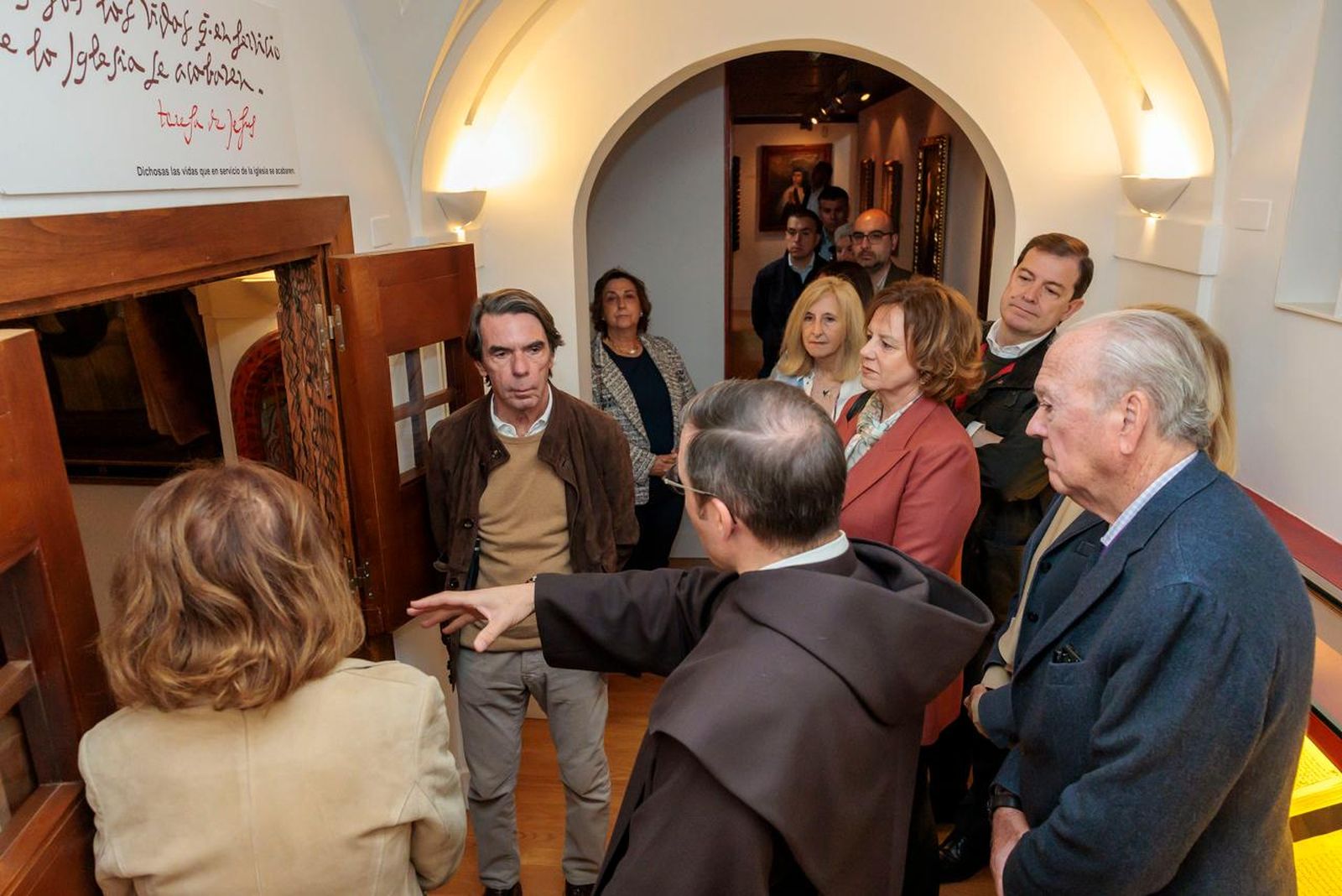 Jose María Aznar visita Alba de Tormes acomapañdo de Fernández Mañuecos, María Concepción Miguélez y Miguel Ángel González