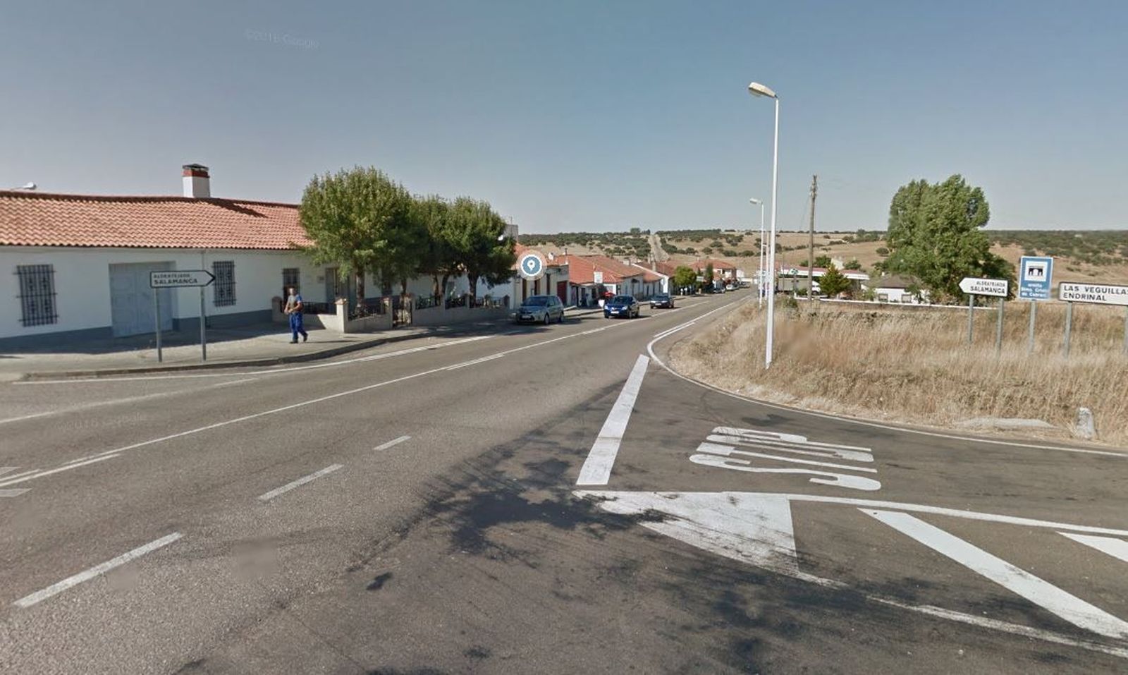 Carretera CL 512 a su paso por Vecinos