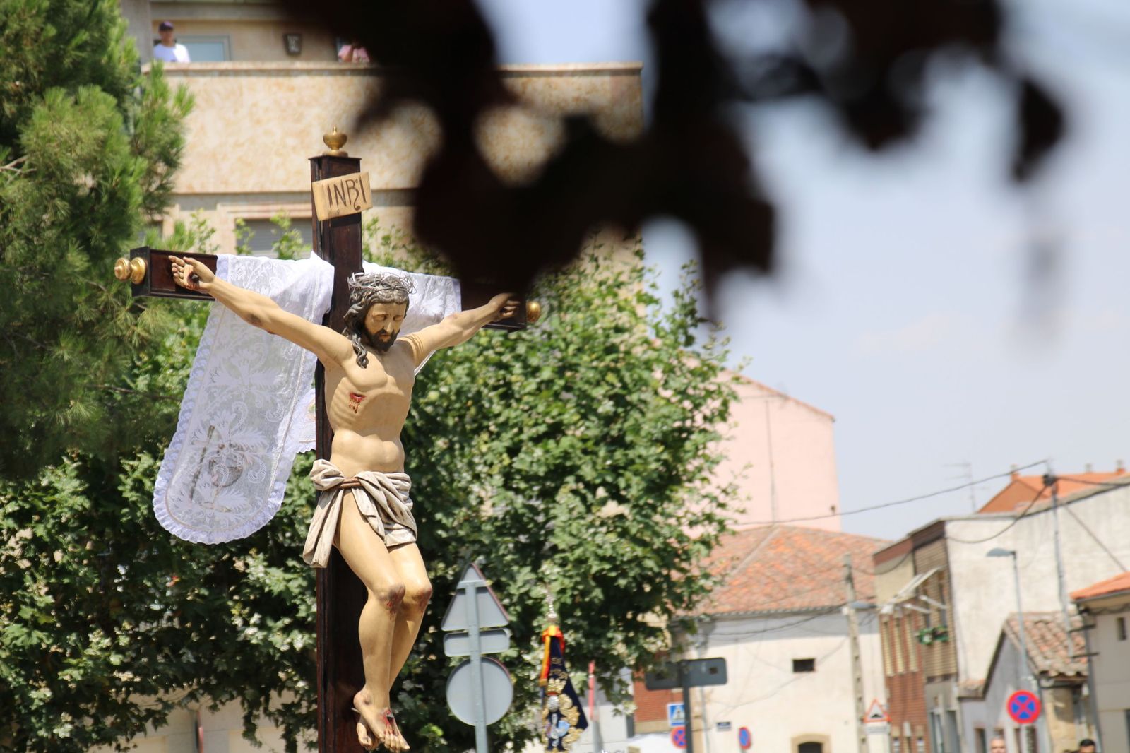 Procesión en honor al Cristo de las Batallas en Castellanos de Moriscos