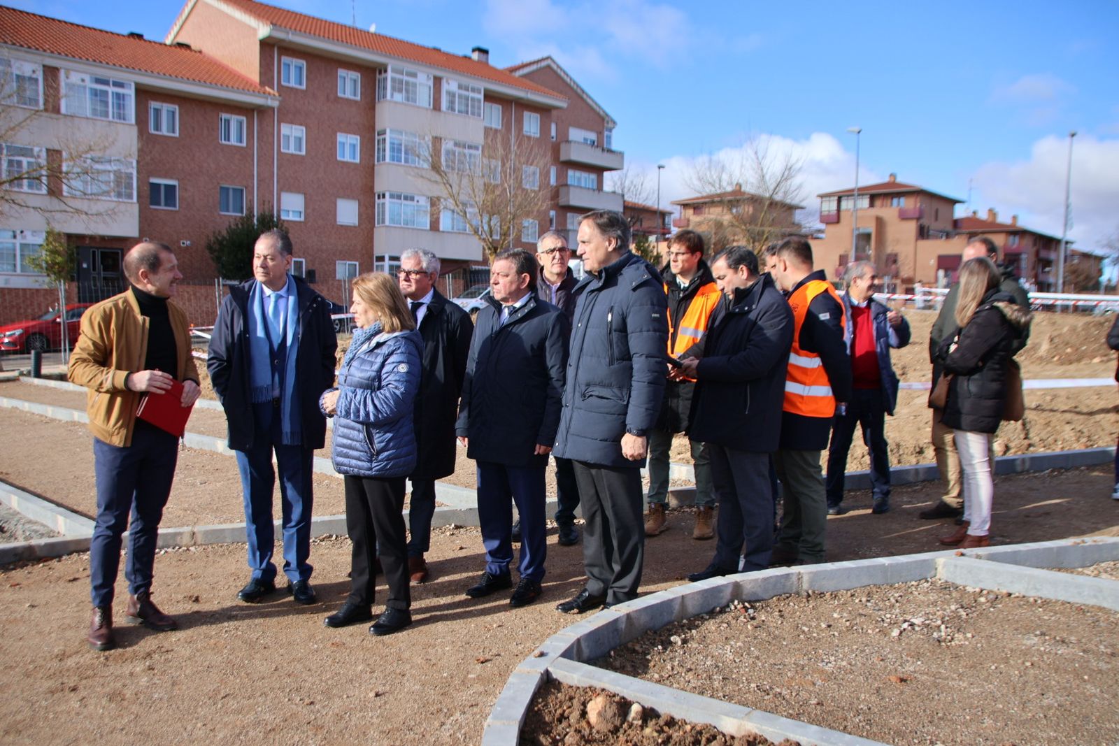 Visita de las obras de construcción de la nueva plaza de Vistahermosa