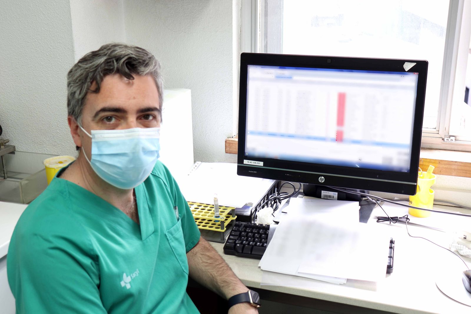 El riesgo real de los trombos relacionados con AstraZeneca y Janssen explicado por González Porras, hematólogo del Hospital