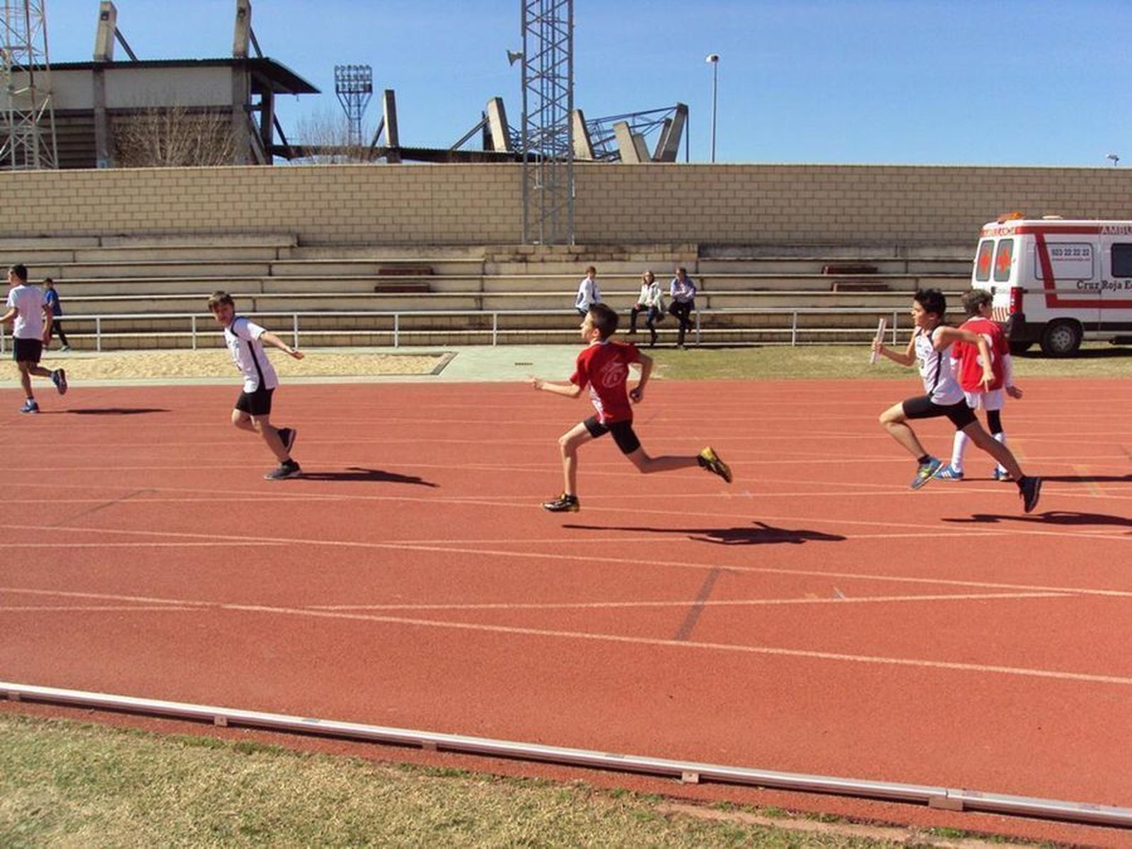 Segunda jornada infantil y juvenil de juegos escolares en pista