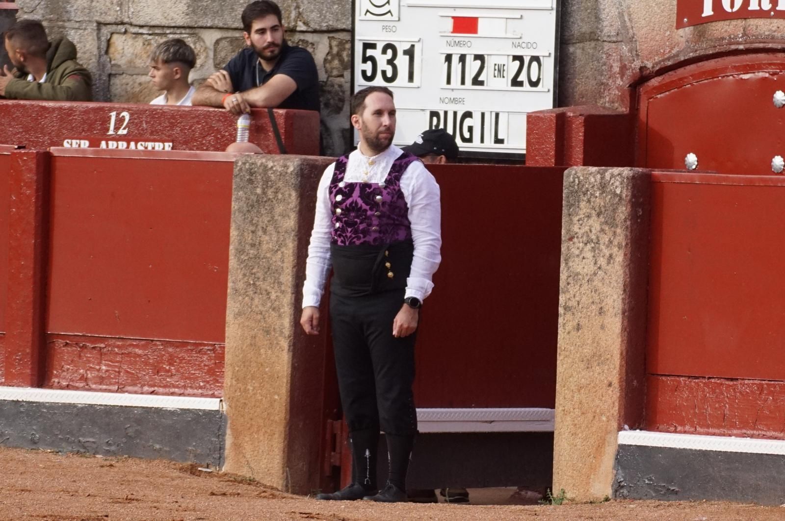 resumen-fotografico-del-ambiente-en-los-tendidos-de-la-glorieta-durante-la-corrida-de-garcigrande-20-de-septiembre-de-2024-foto-juanes-101